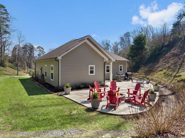 181 Logan Lane, Ellijay, GA 30540