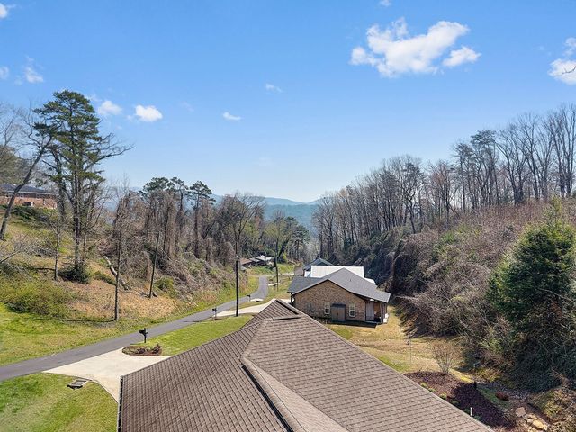 181 Logan Lane, Ellijay, GA 30540