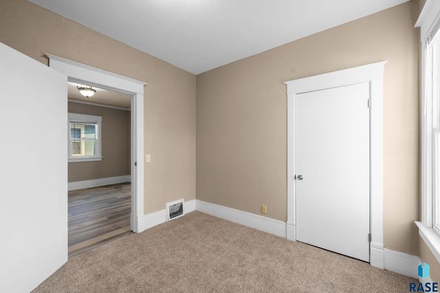 310 N Cliff Ave Avenue, Sioux Falls, SD 57103