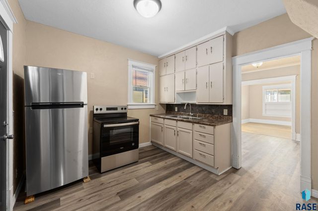 310 N Cliff Ave Avenue, Sioux Falls, SD 57103