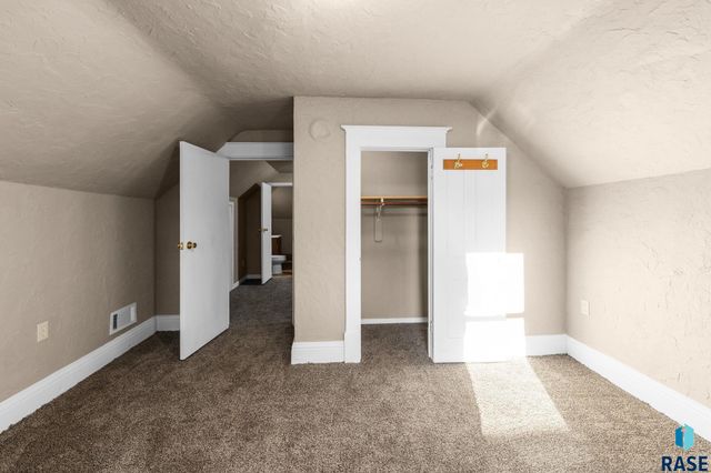 310 N Cliff Ave Avenue, Sioux Falls, SD 57103