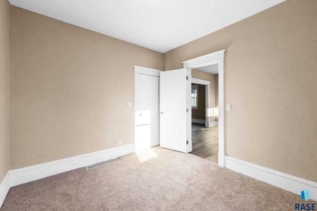 310 N Cliff Ave Avenue, Sioux Falls, SD 57103
