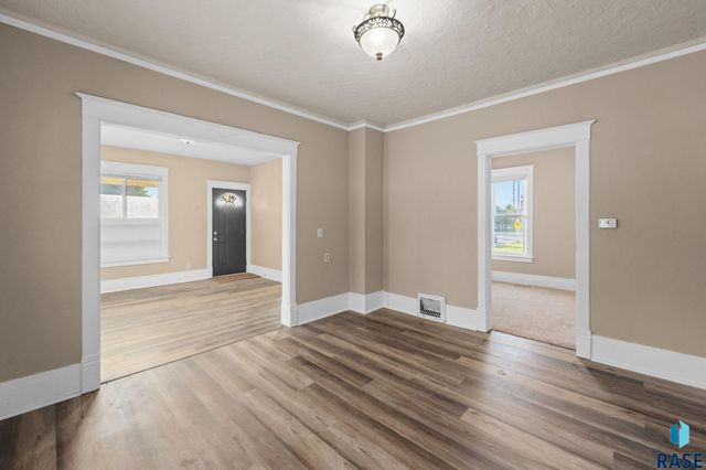 310 N Cliff Ave Avenue, Sioux Falls, SD 57103