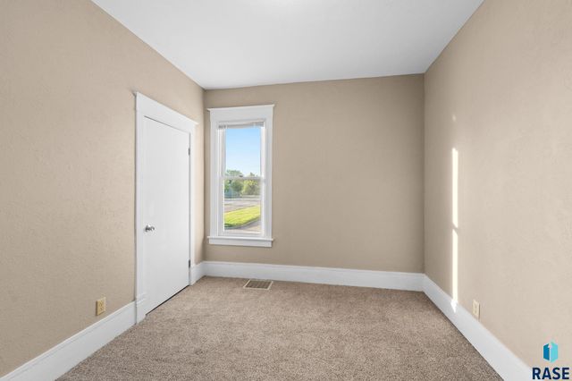 310 N Cliff Ave Avenue, Sioux Falls, SD 57103