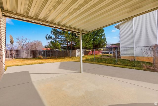 5622 S 2950 W, Roy, UT 84067