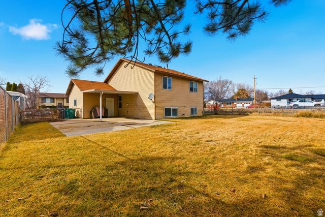 5622 S 2950 W, Roy, UT 84067