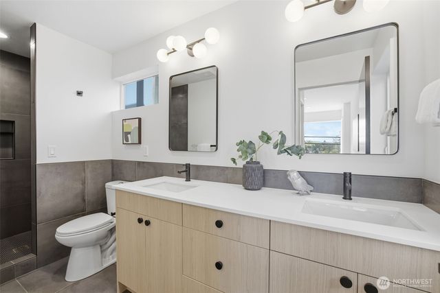 4517 A 35th Avenue S, Seattle, WA 98118
