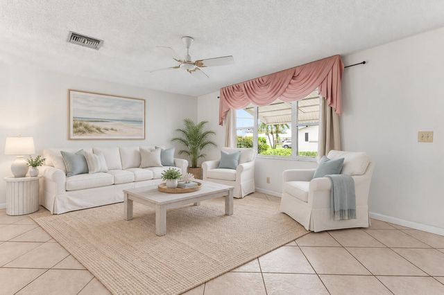 2070 SW 13TH Terrace, Boynton Beach, FL 33426