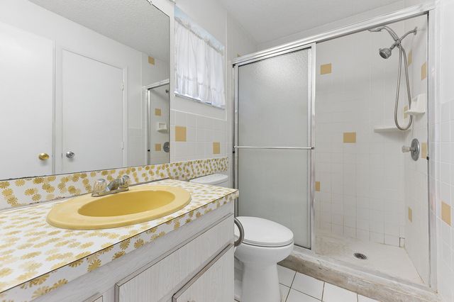 2070 SW 13TH Terrace, Boynton Beach, FL 33426