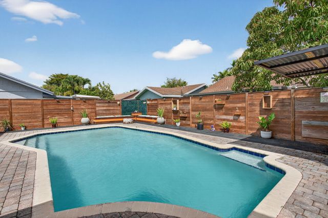 7521 SW 6th Court, North Lauderdale, FL 33068