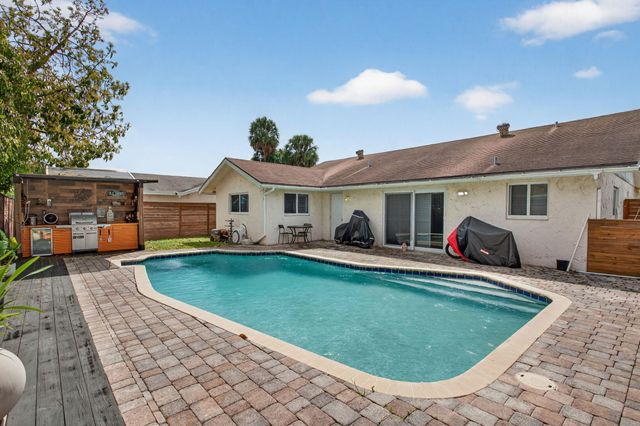 7521 SW 6th Court, North Lauderdale, FL 33068