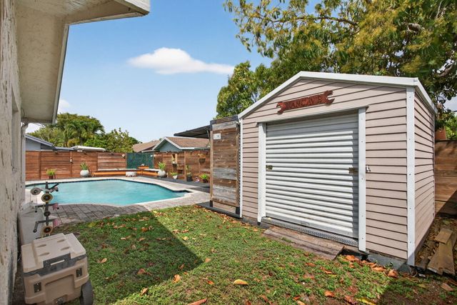 7521 SW 6th Court, North Lauderdale, FL 33068