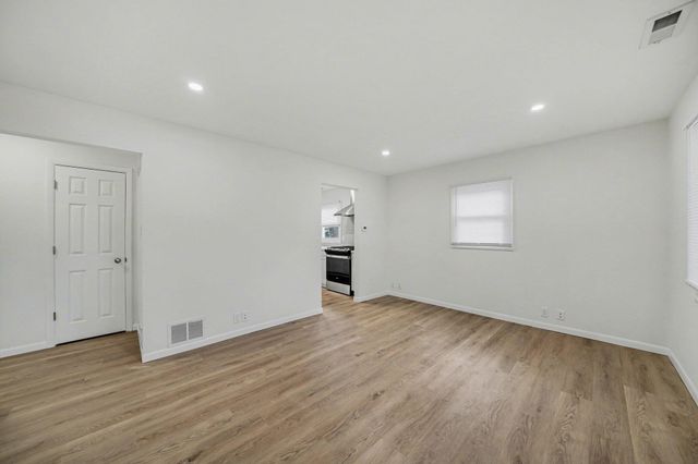 613 N Ashland Avenue, Michigan City, IN 46360