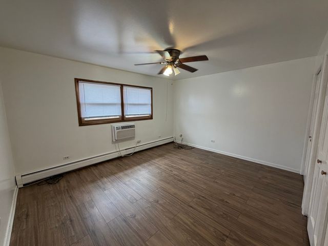 4549 Forest Avenue 2S, Brookfield, IL 60513