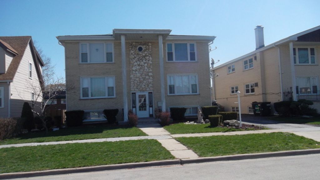 4549 Forest Avenue 2S, Brookfield, IL 60513