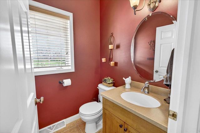 1209 Hanover Trail, Waunakee, WI 53597