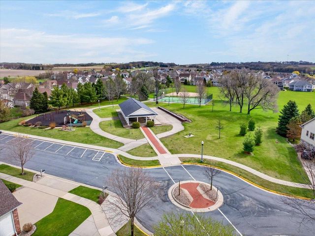 1209 Hanover Trail, Waunakee, WI 53597