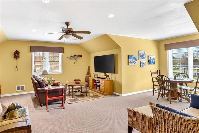 1209 Hanover Trail, Waunakee, WI 53597