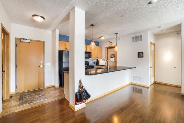 750 Mainstreet 218, Hopkins, MN 55343