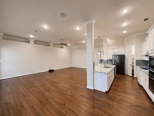 5811 Caper Shores Lane, Sugar Land, TX 77479