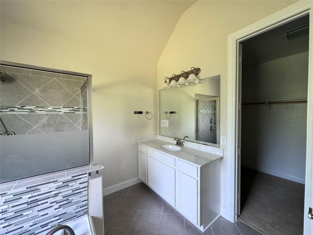 5811 Caper Shores Lane, Sugar Land, TX 77479
