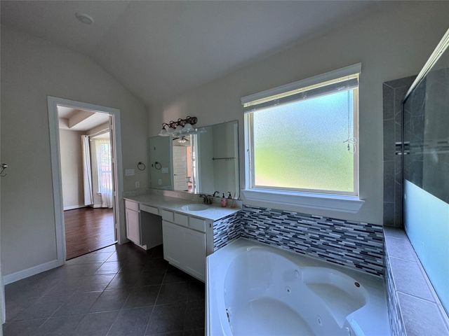 5811 Caper Shores Lane, Sugar Land, TX 77479