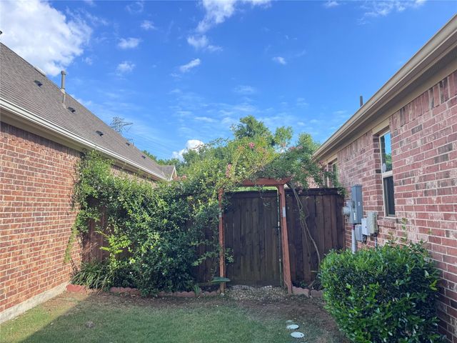 5811 Caper Shores Lane, Sugar Land, TX 77479