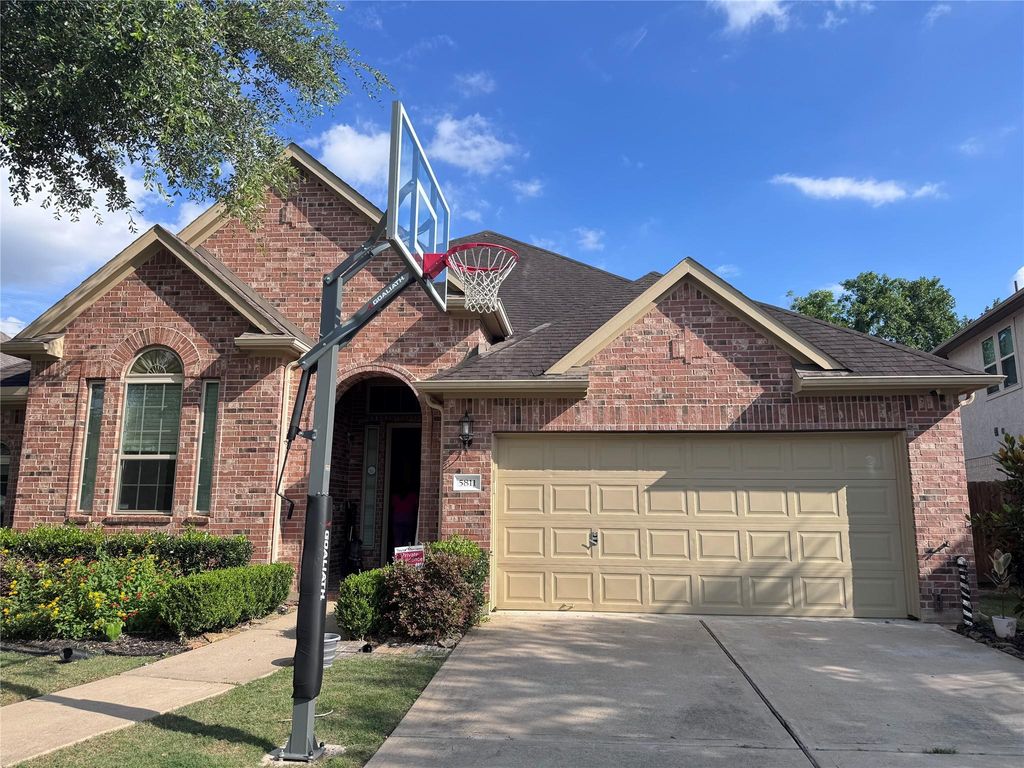 5811 Caper Shores Lane, Sugar Land, TX 77479