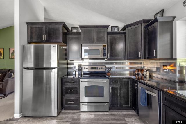 1910 Southview Drive, Papillion, NE 68046