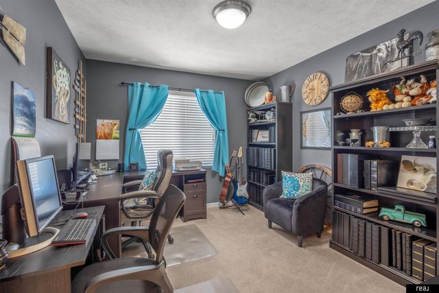 1910 Southview Drive, Papillion, NE 68046