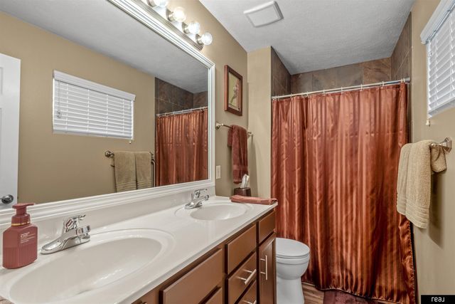 1910 Southview Drive, Papillion, NE 68046