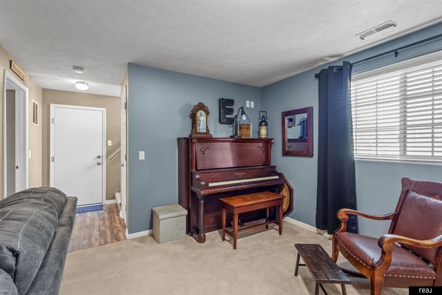 1910 Southview Drive, Papillion, NE 68046