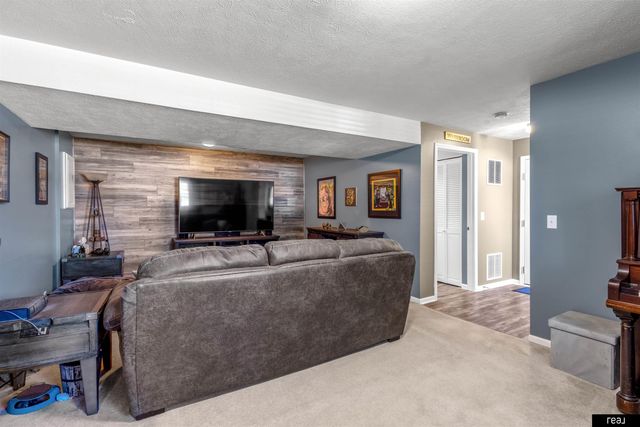 1910 Southview Drive, Papillion, NE 68046