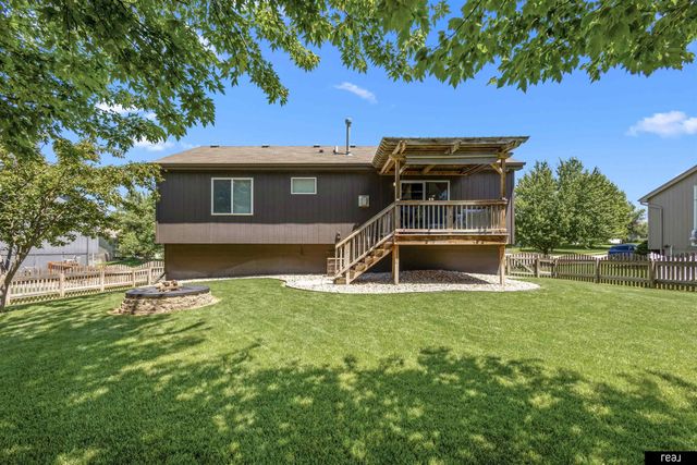 1910 Southview Drive, Papillion, NE 68046