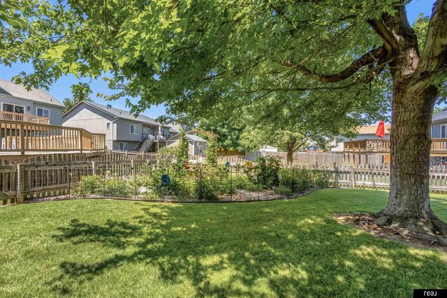1910 Southview Drive, Papillion, NE 68046