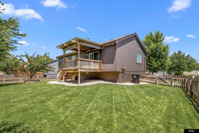 1910 Southview Drive, Papillion, NE 68046