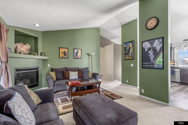 1910 Southview Drive, Papillion, NE 68046