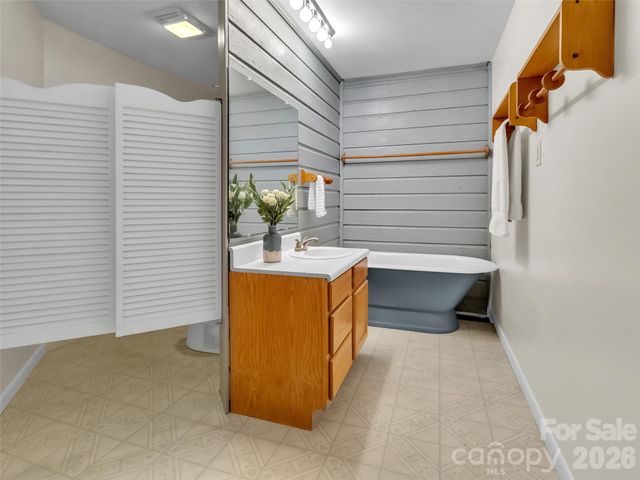 487 Julia Lane, Maggie Valley, NC 28751