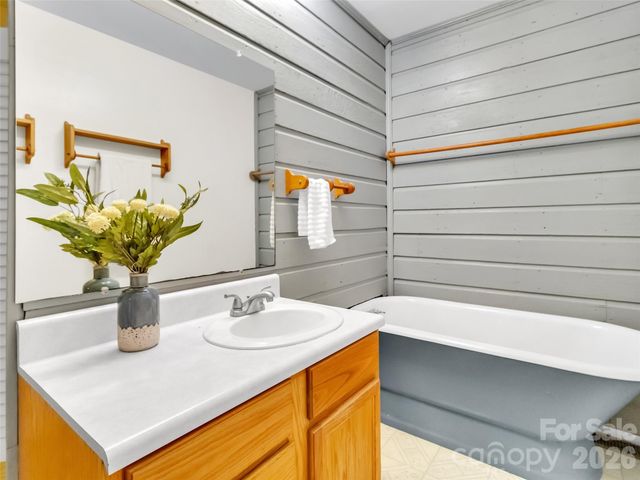487 Julia Lane, Maggie Valley, NC 28751