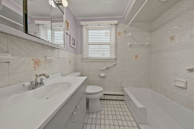 19 North Ave, Revere, MA 02151
