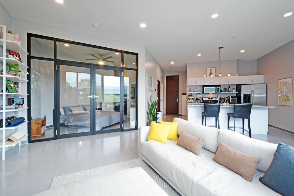 5601 Smetana Drive 305, Minnetonka, MN 55343 — exterior