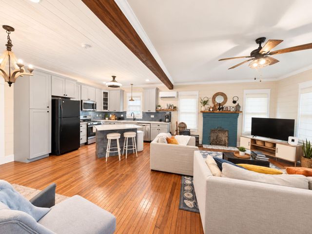 5223 Avenue O, Galveston, TX 77551