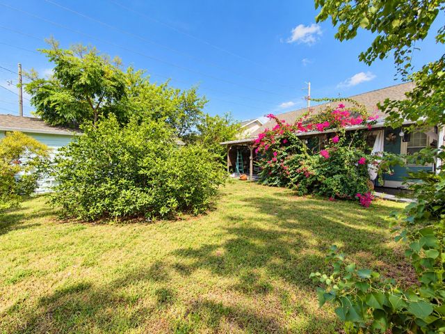 5223 Avenue O, Galveston, TX 77551