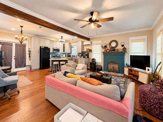 5223 Avenue O, Galveston, TX 77551