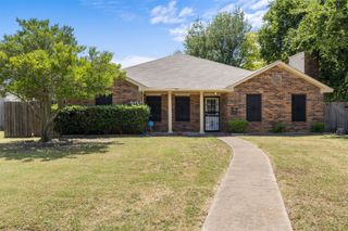 902 Wayne Avenue, Duncanville, TX 75137
