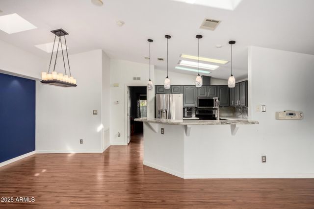 3301 S GOLDFIELD Road 2068, Apache Junction, AZ 85119