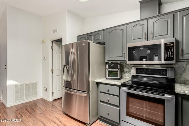 3301 S GOLDFIELD Road 2068, Apache Junction, AZ 85119