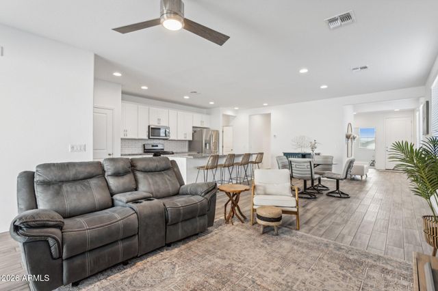 17334 W WANDERING CREEK Road, Goodyear, AZ 85338