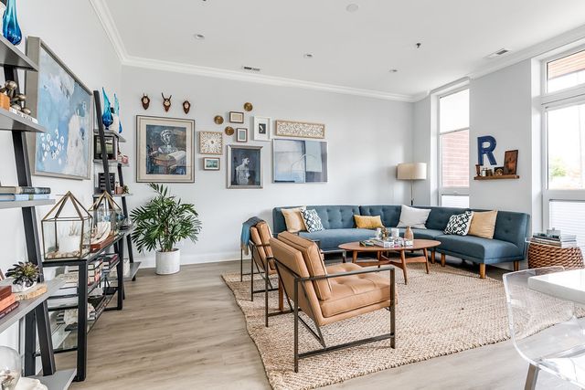 7652 Madison Street 401, Forest Park, IL 60130