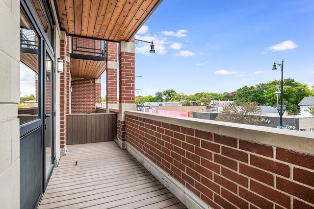 7652 Madison Street 401, Forest Park, IL 60130